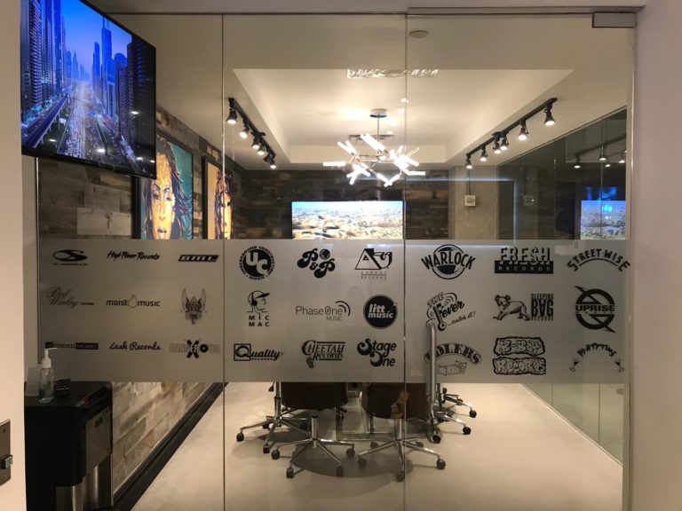 vinyl graphics near me